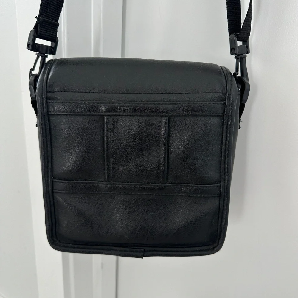 Vintage CASE LOGIC Black Camera Case w Adj. Shoulder Strap & Belt Style